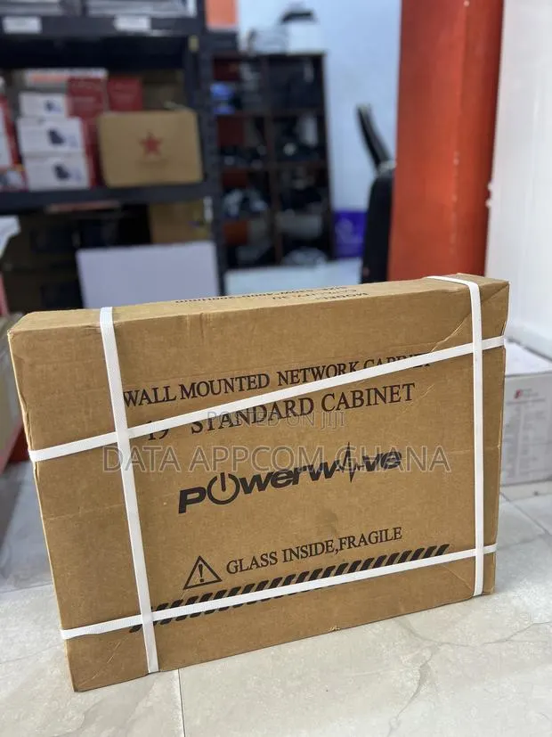 3U 19” Wall Mount Network Cabinet 530x400x200mm · Photo 1