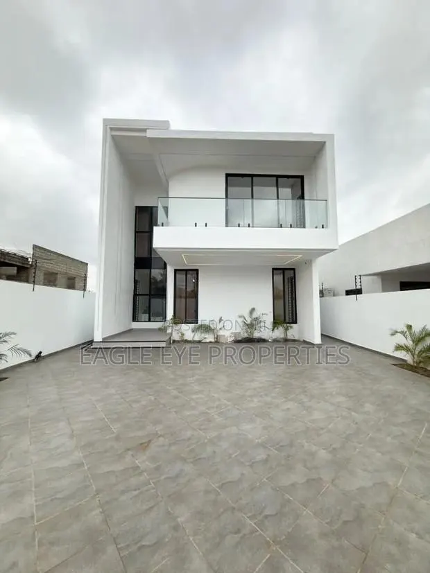 4bdrm House in Lake Side Estate for sale · Photo 1