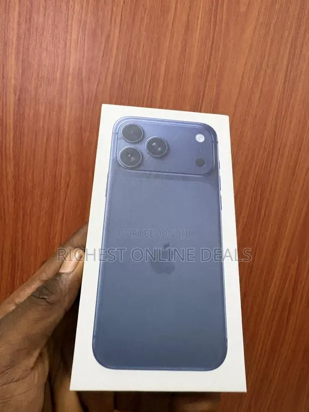 New Apple iPhone XR 128 GB Blue · Photo 1