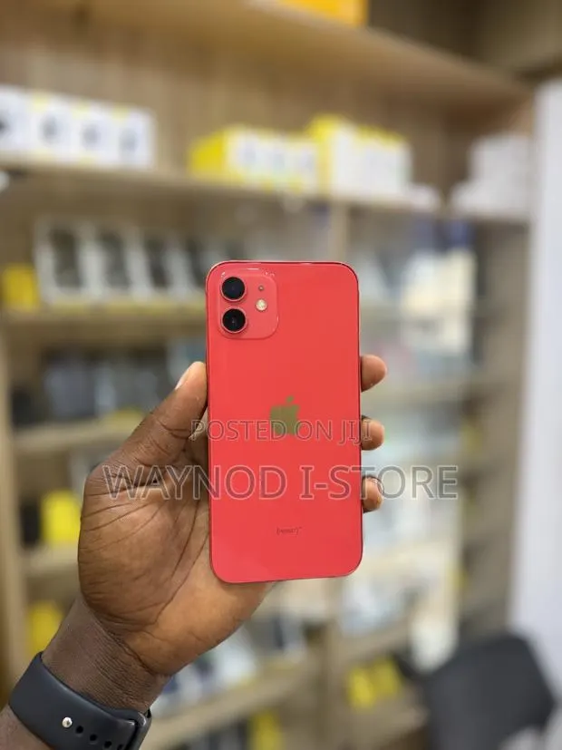 Apple iPhone 12 64 GB Red · Photo 1
