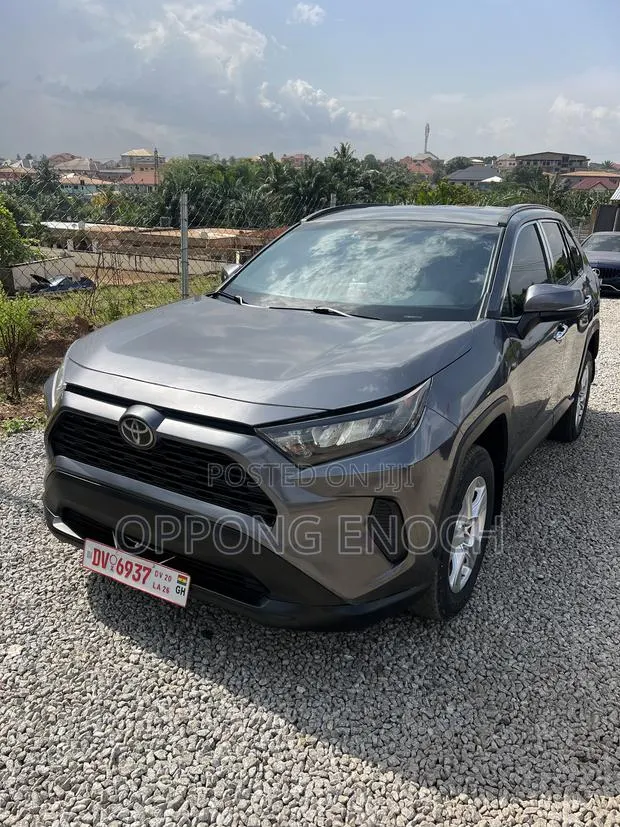 Toyota RAV4 2022 Gray · Photo 1