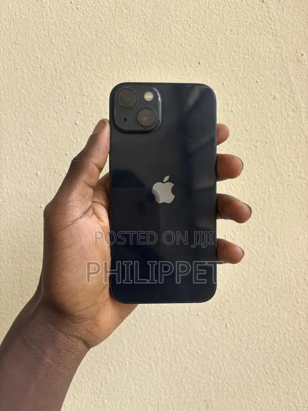Apple iPhone 13 128 GB Black · Photo 1