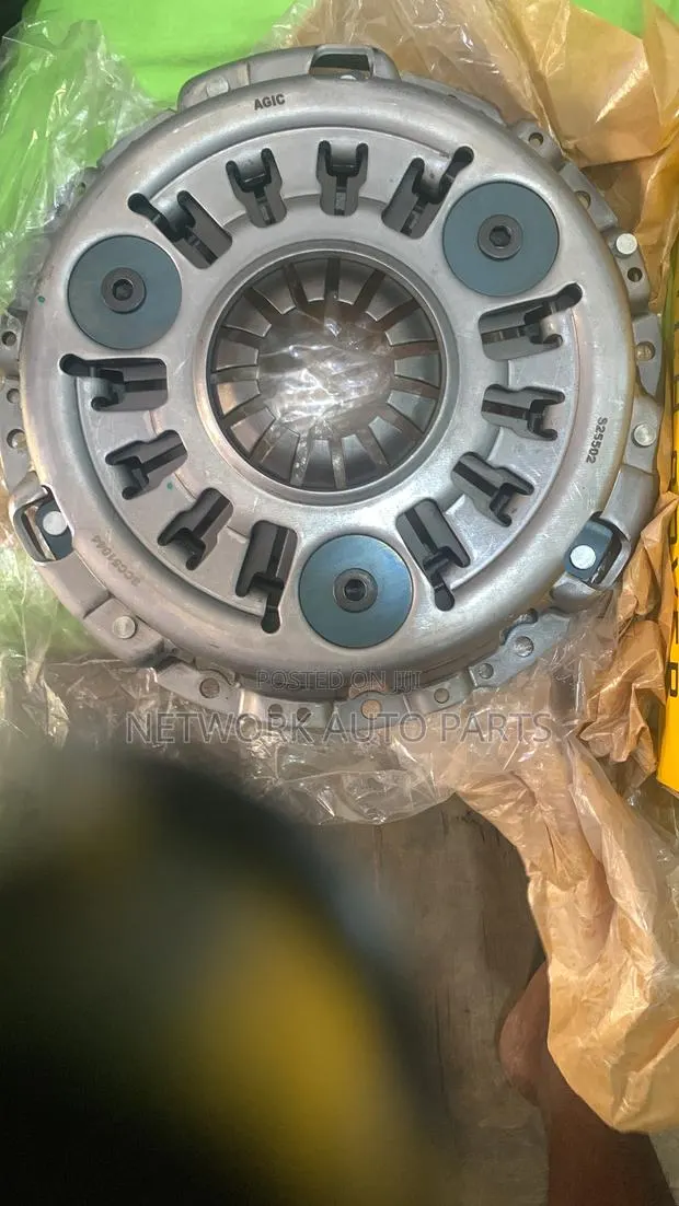 Pressure Plate and Disk for Nissan (Pm(350) · Photo 1