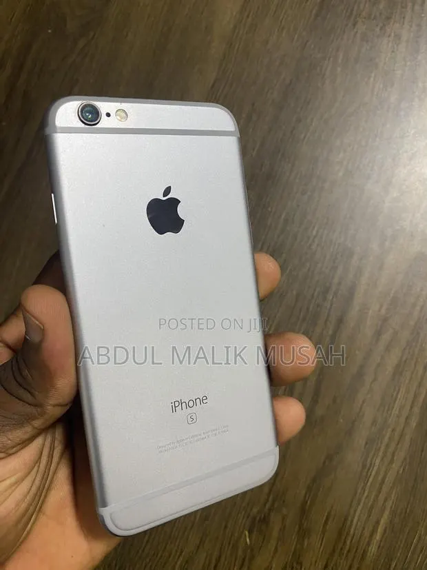 Apple iPhone 6s 16 GB Silver · Photo 1