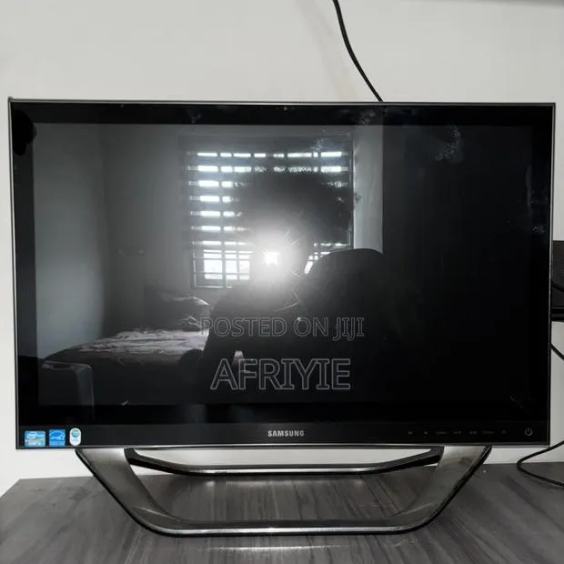 Desktop Computer Samsung 4GB Intel Core i3 HDD 1T · Photo 1