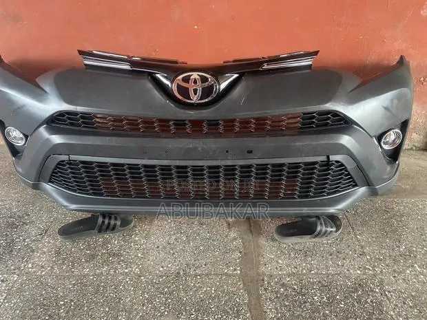 Toyota Rave4 2016 Front Bumper Complete · Photo 1