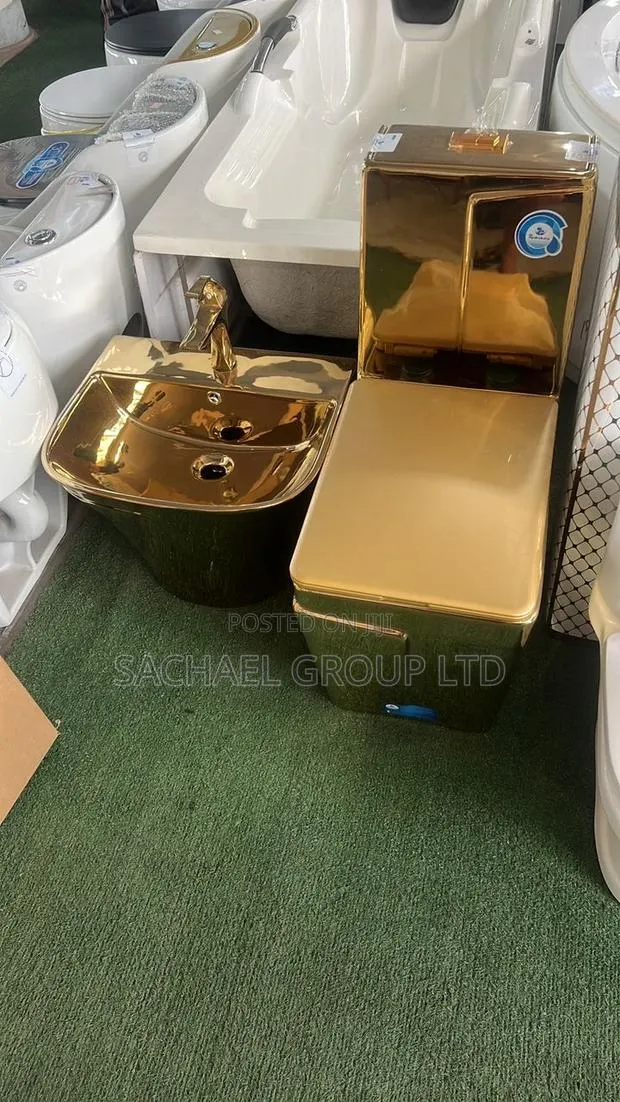 Luxurious Golden Water Closet · Photo 1