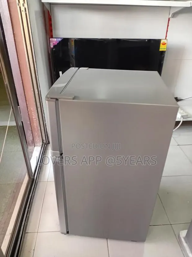 Roch 83l Compact Fridge – Smart Cooling for Small Spaces · Photo 1