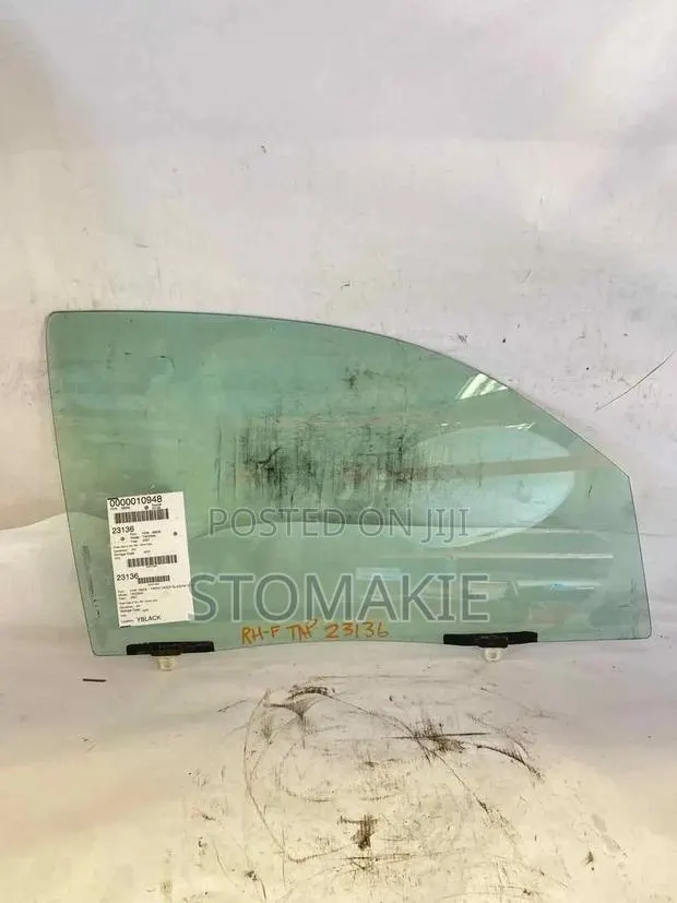 Toyota Tacoma 05 to 15 Door Glasses · Photo 1