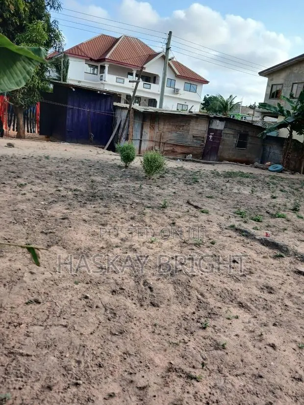 A Titled 70 by 100 Plot of Land for Sale at ABLEKUMA CURVE · Photo 1