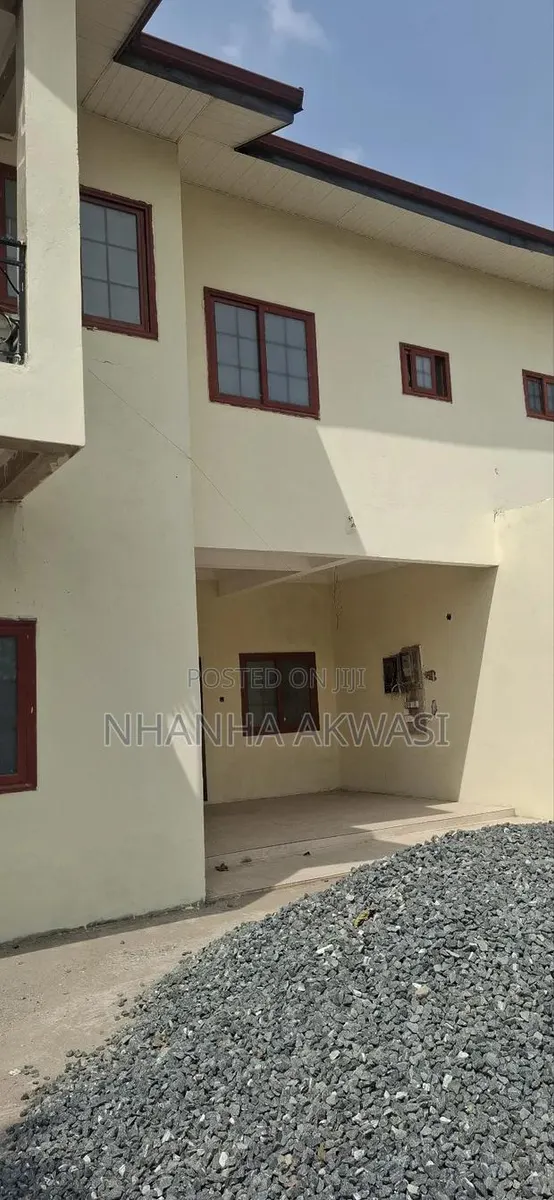4bdrm House in Community 10, Tema Metropolitan for rent · Photo 1