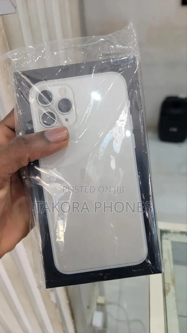 New Apple iPhone 11 Pro 64 GB Silver · Photo 1