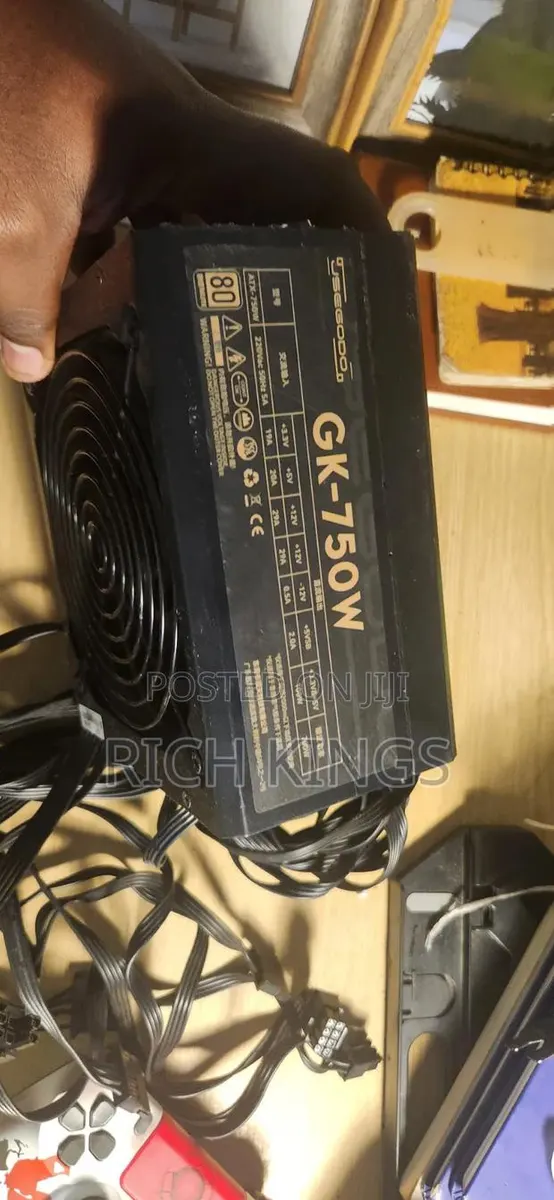 GK-750WPower Supply Unit · Photo 1