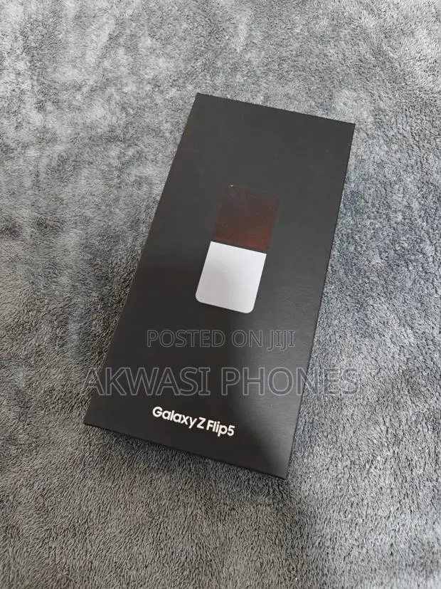 New Samsung Galaxy Z Flip 5 512 GB Blue · Photo 1