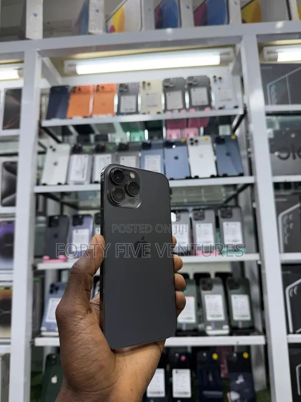 Apple iPhone 13 Pro Max 128 GB Black · Photo 1
