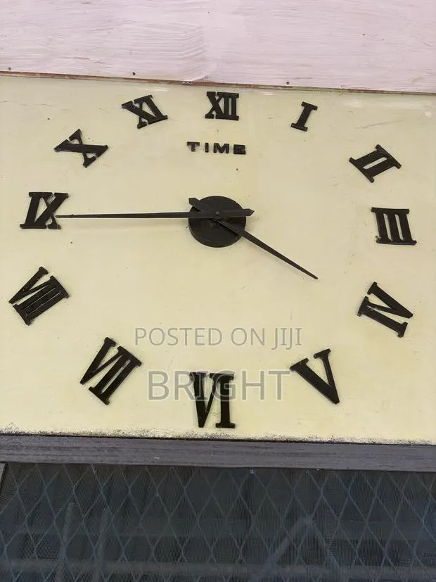 3D Wall Clock · Photo 1