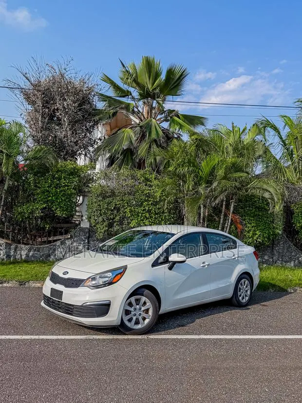 Kia Rio LX 4dr Sedan (1.6L 4cyl 6M) 2017 White · Photo 1