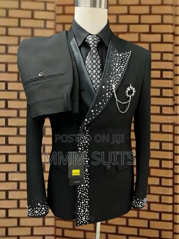 Elegant and Stylish Turkey Men Double-Breasted Men Suit With Stones · Photo 1