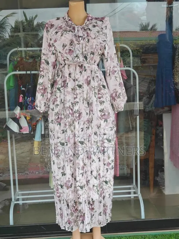 Ladies Dress · Photo 1