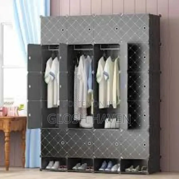 20 Cubes Wardrobe · Photo 1