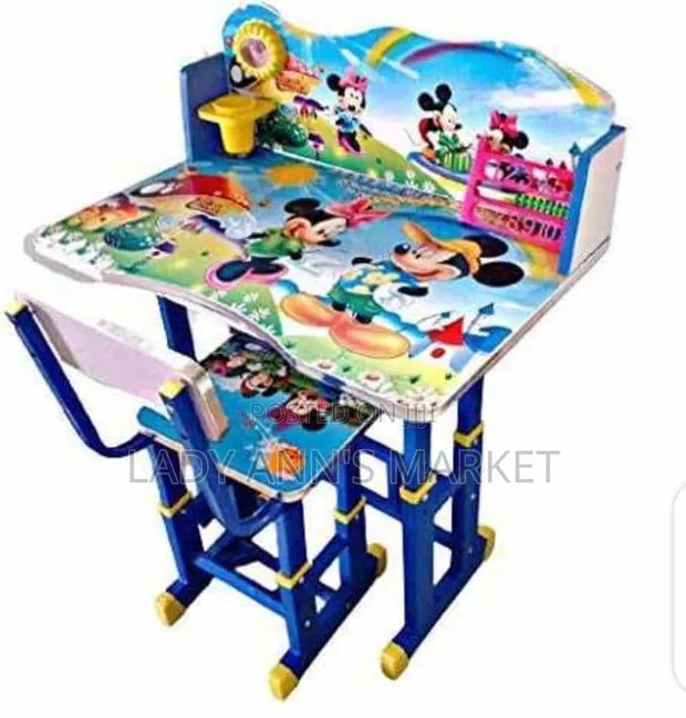 Kids Desk And Table · Photo 1