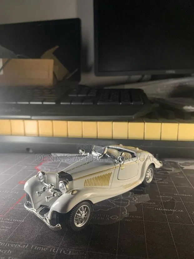 Classic Car Toy Car (Diecast Model) · Photo 1