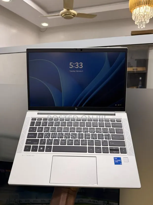 Laptop HP EliteBook 830 G8 16GB Intel Core i5 SSD 256GB · Photo 1