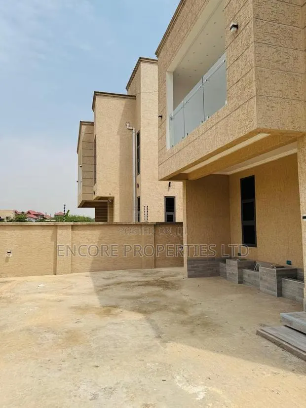4bdrm House in Ashaley Botwe for sale · Photo 1