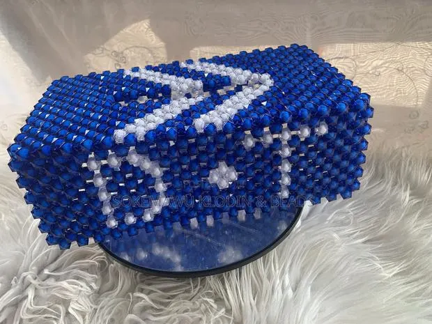 Beaded Tissue Box Cover · Photo 1