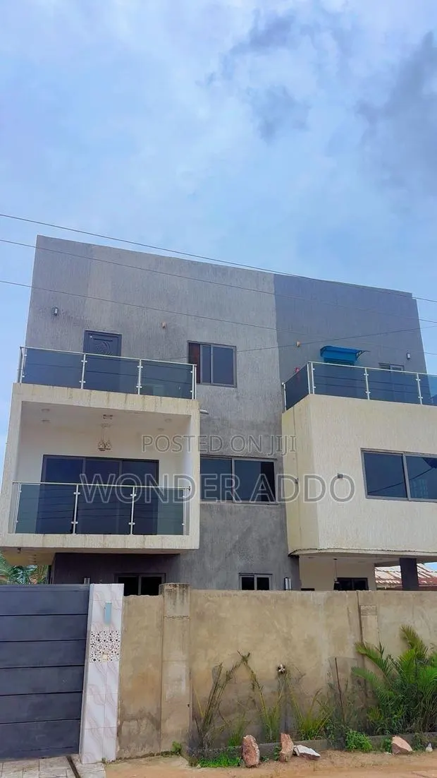Furnished 8bdrm House in Asamoah Property, Tetegu for sale · Photo 1