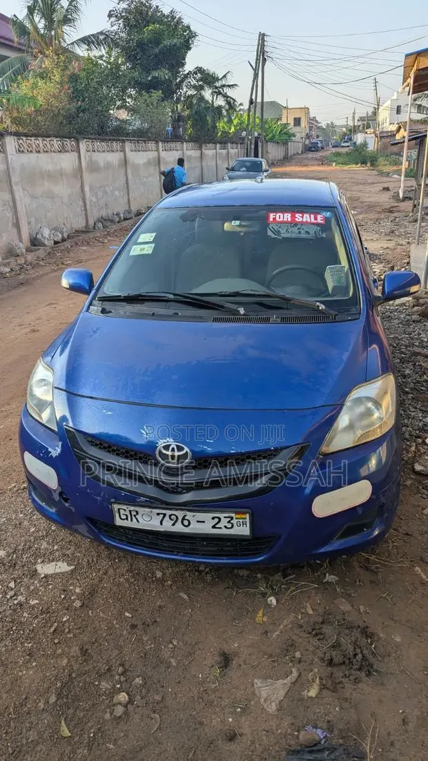 Toyota Belta 2012 Blue · Photo 1
