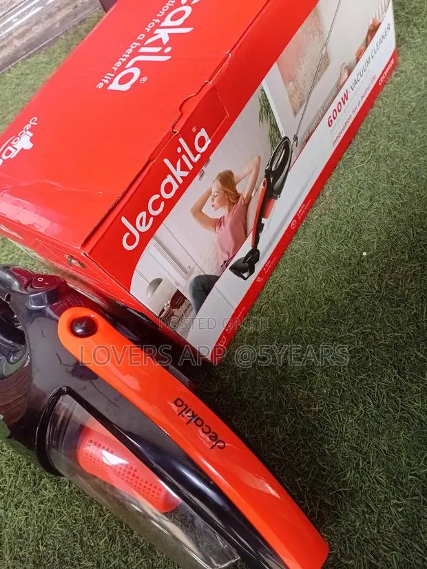 Convenient Vacuum Cleaner for Floors and Carpets · Photo 1