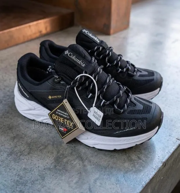 Solid Columbia Gore-Tex Sneaker · Photo 1