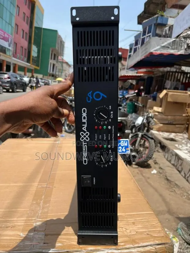 Crest Audio Ca 9 Power Amplifier · Photo 1