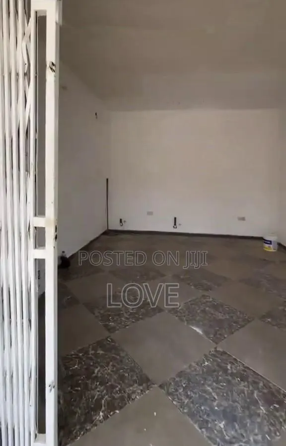 Hotcake Warehouse/Storeroom for Rent Within the Busy Circle Area · Photo 1