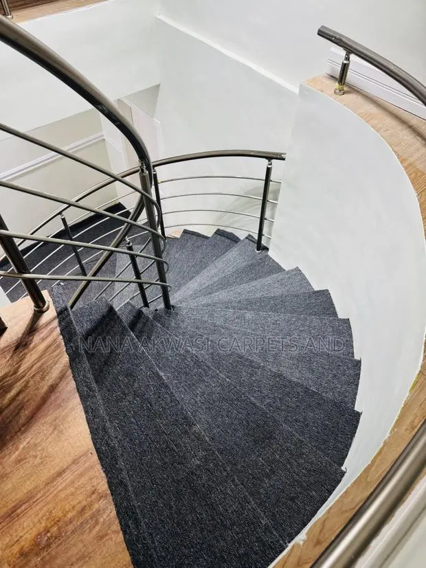 Black Ash Industrial Carpet for Conference Rooms Pulpit Etc · Photo 1