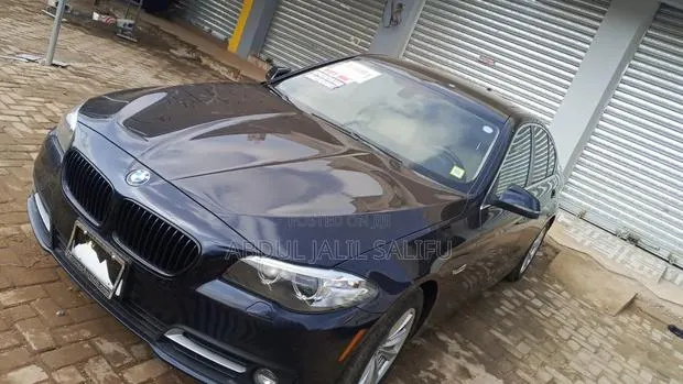 BMW 5 Series 528i 2013 Blue · Photo 1