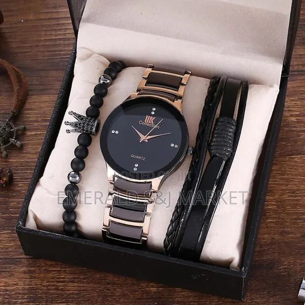 Wrist Watch With Bracelets · Photo 1