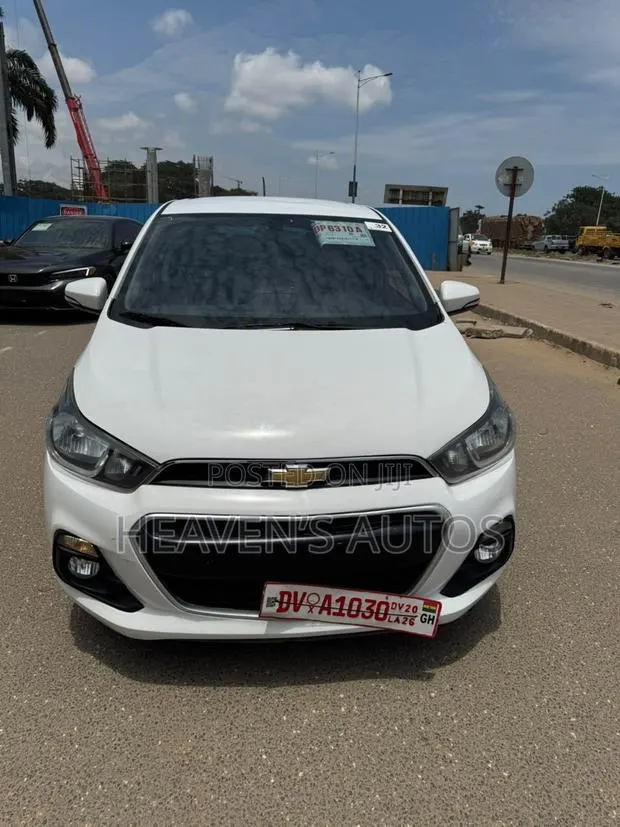 Chevrolet Spark 2017 White · Photo 1