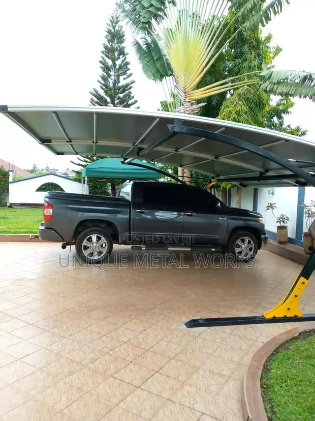 Aluminium and Vaganize Car Canopy for Sale · Photo 1