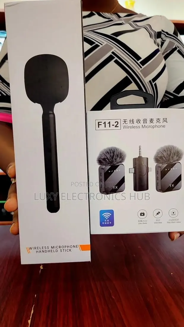 F11-2 Microphone + Microphone Handle Combo · Photo 1