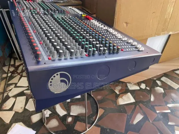 Sound Craft Lx9 24channels Mixer · Photo 1