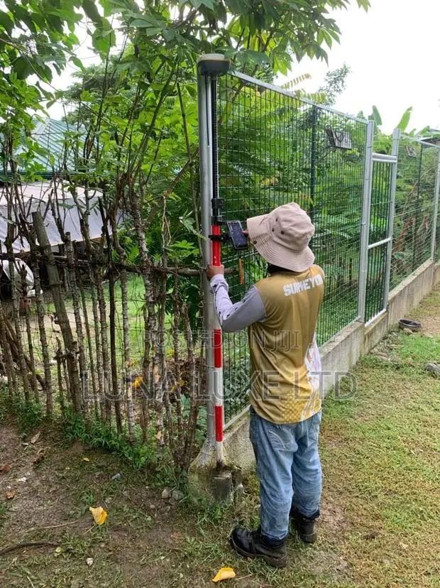 Land Survey · Photo 1