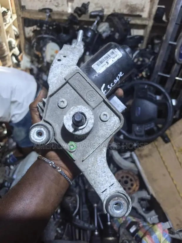 Ford Escape 2013-2019 Wiper Motor · Photo 1