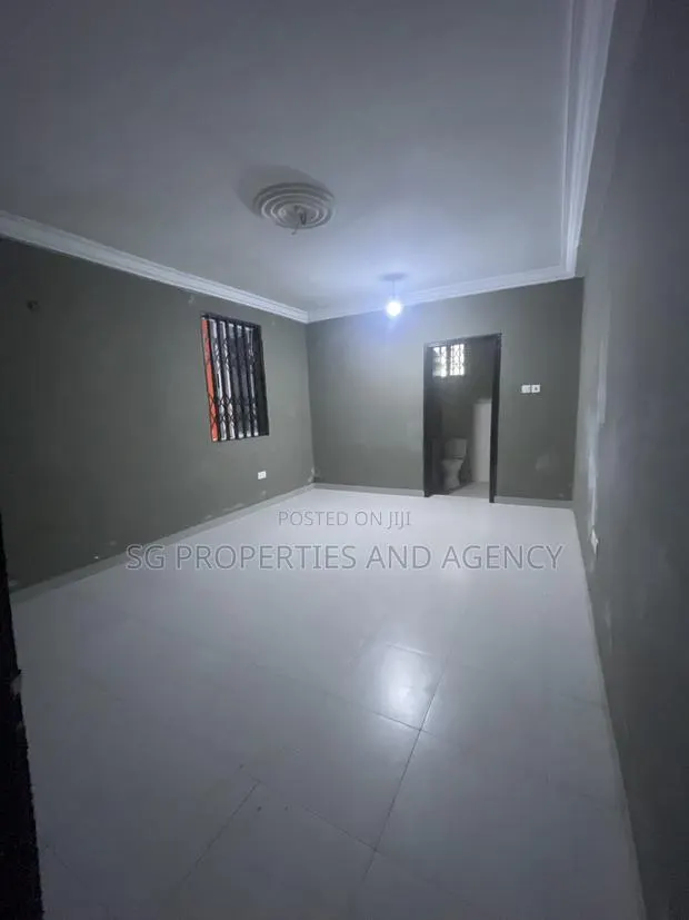 2bdrm Apartment in Batsonaa, Baatsona Total for rent · Photo 1