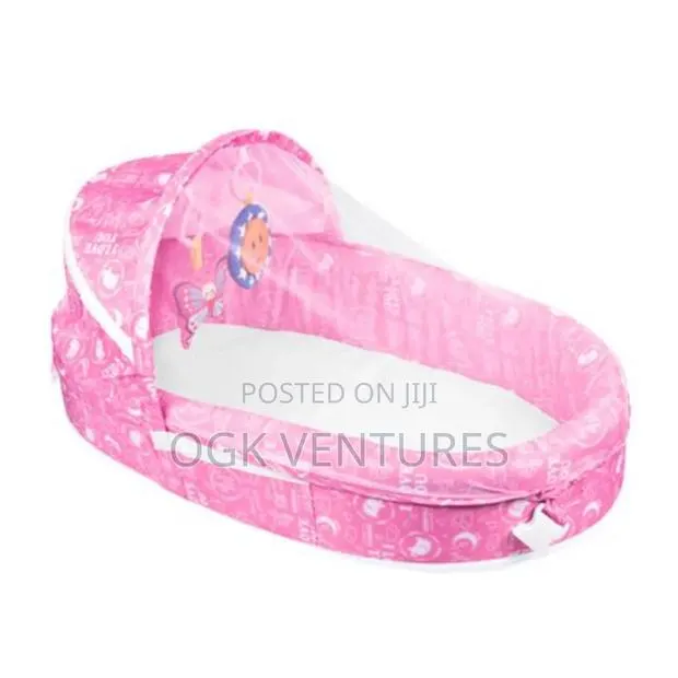Baby Travel Bassinet · Photo 1