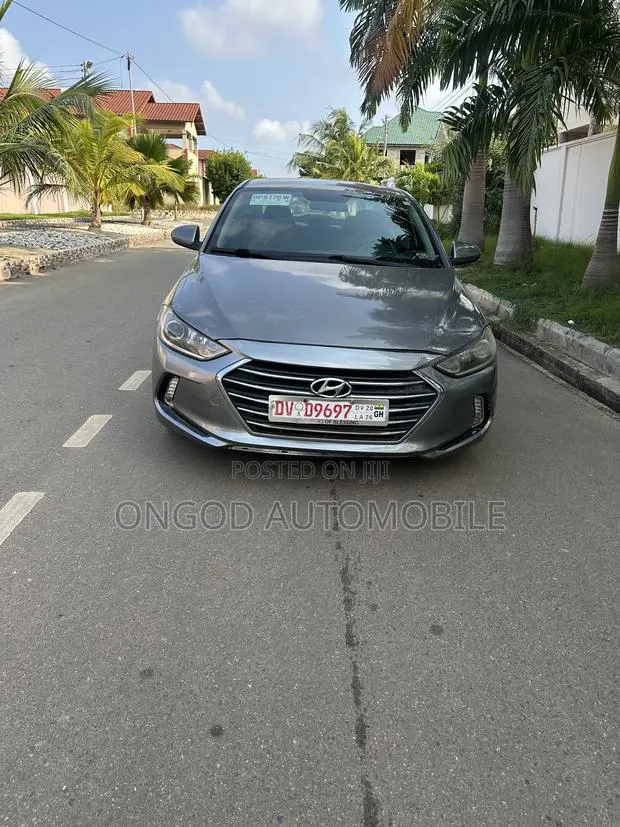Hyundai Elantra SEL 2018 Silver · Photo 1