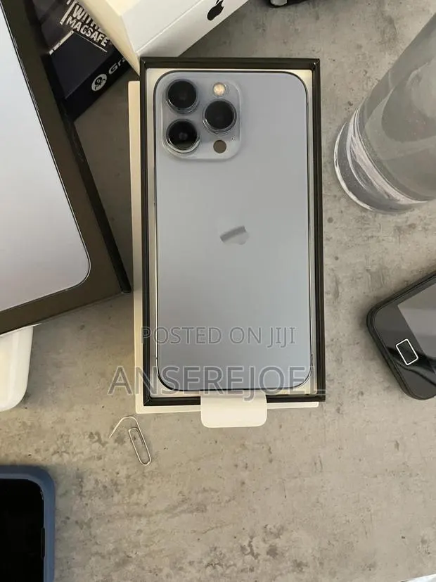 Apple iPhone 13 Pro 128 GB Blue · Photo 1