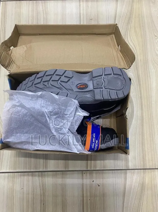 Safety Shoes · Photo 1