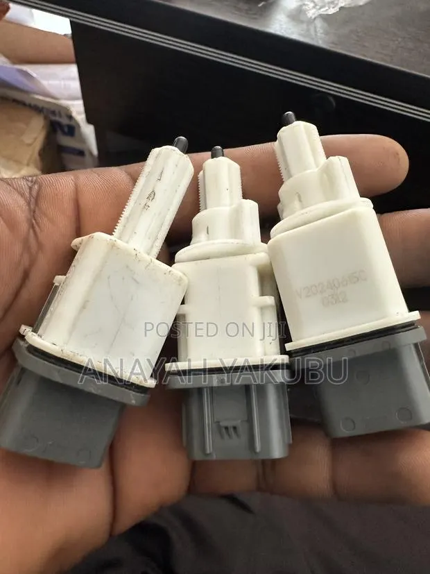 2022-25 Honda Accord/Civic Brake Switch · Photo 1